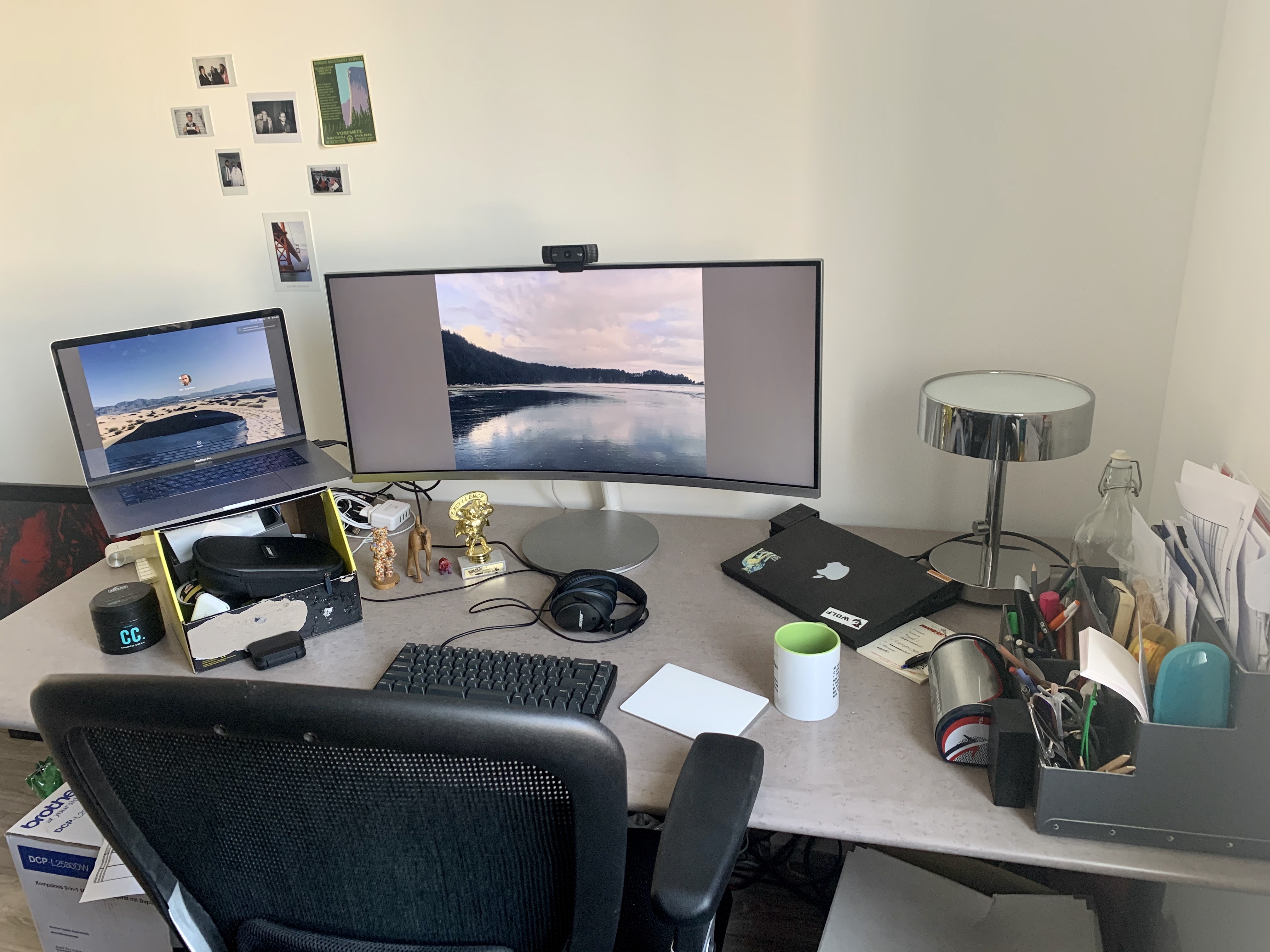 Home office setup of Loïc Guychard, Engineering Manager