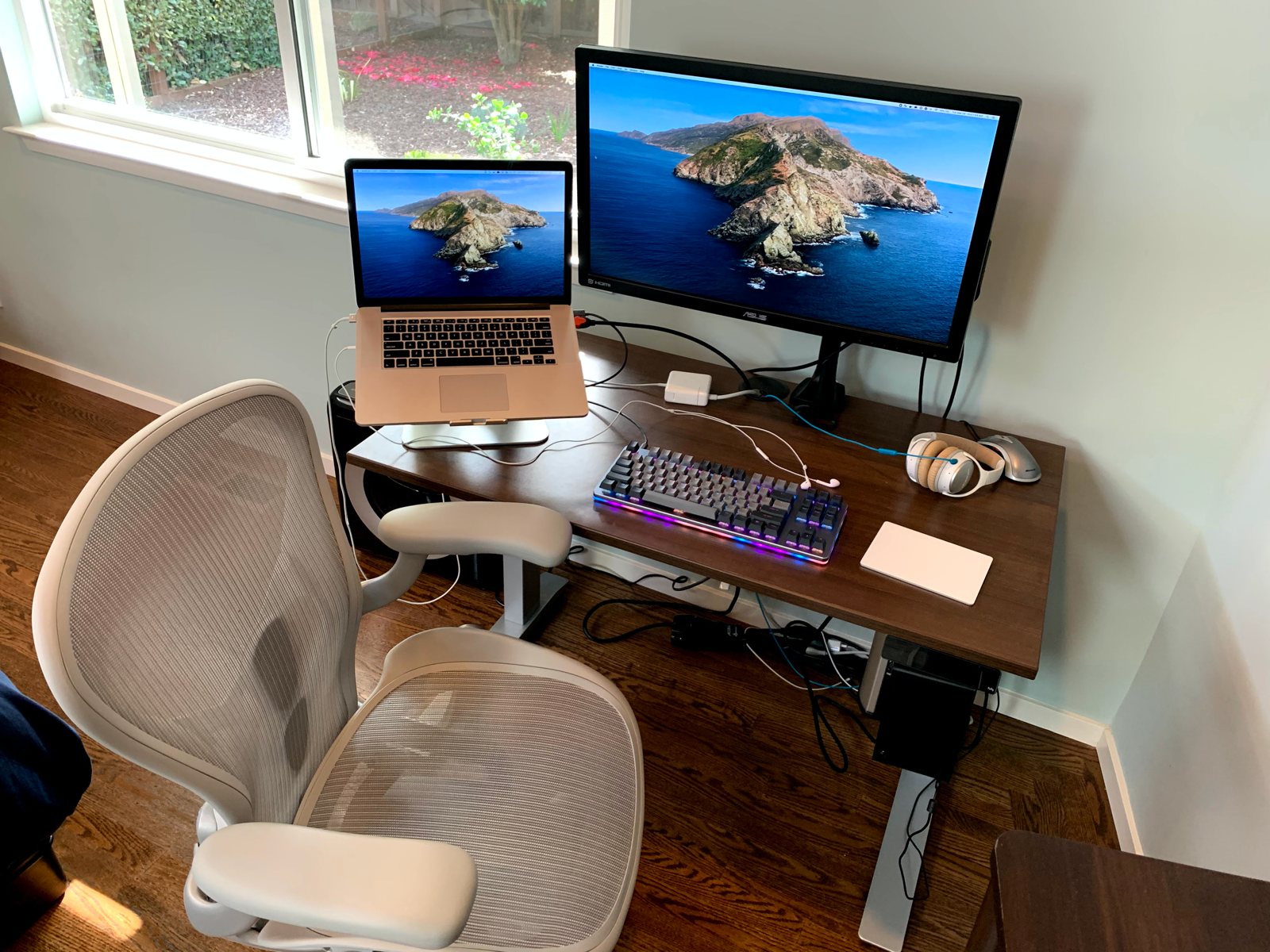 Home office setup of Nick Snyder, VP Engineering