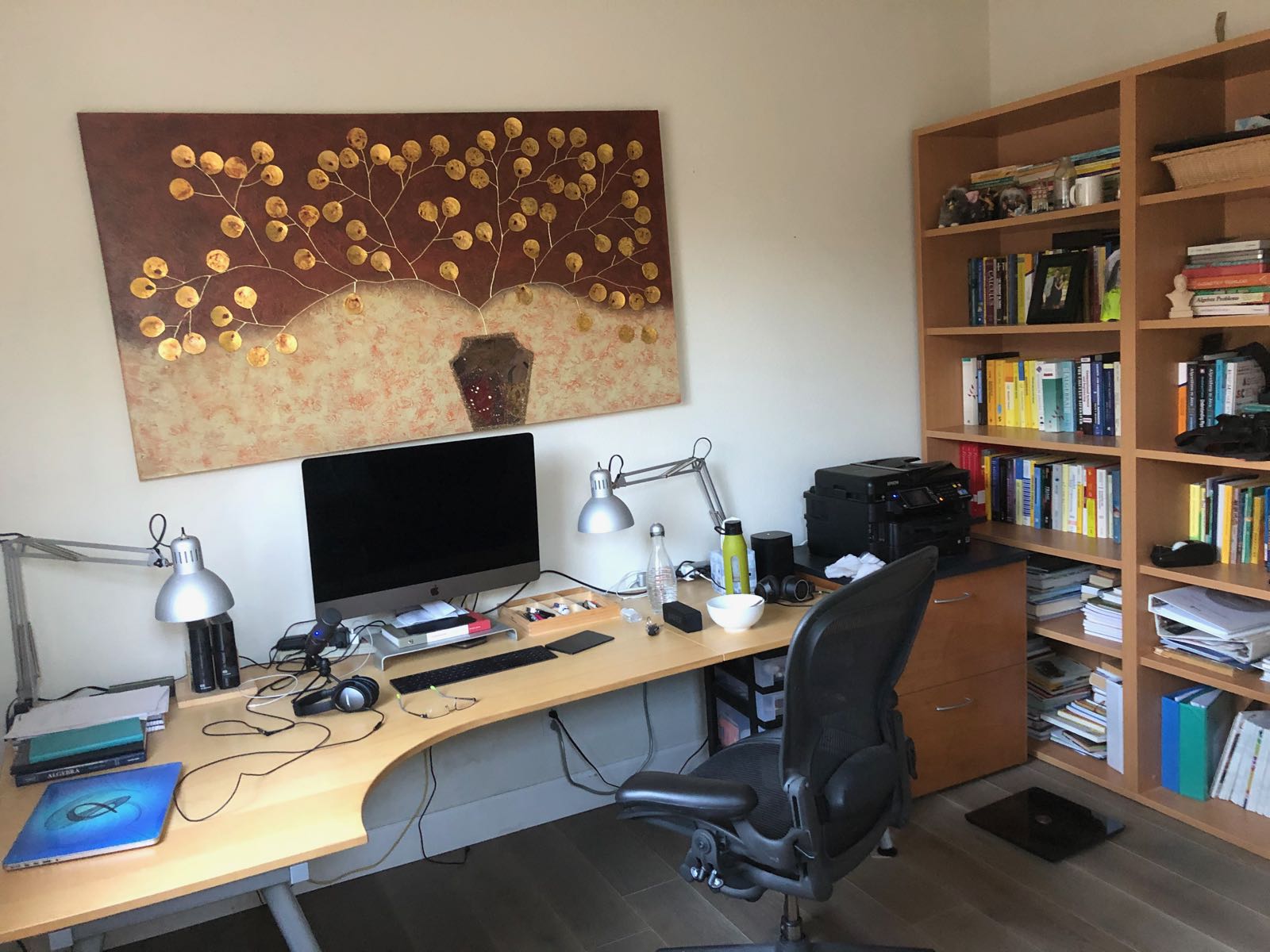 Home office setup of Uwe Hoffmann, Software Engineer